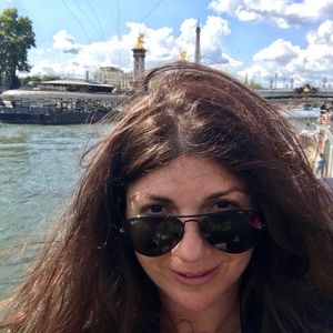 Meet your Posher, Danielle